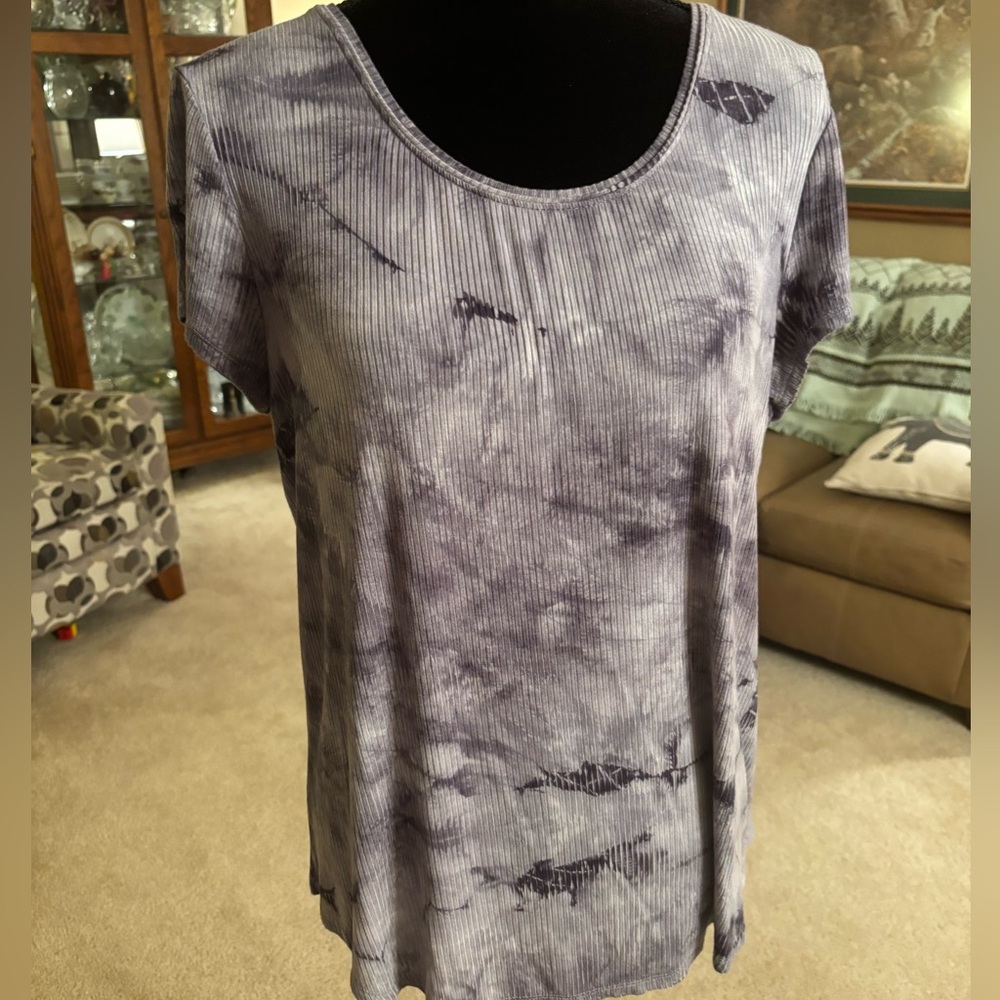 Vera Wang Soft Gray Top L